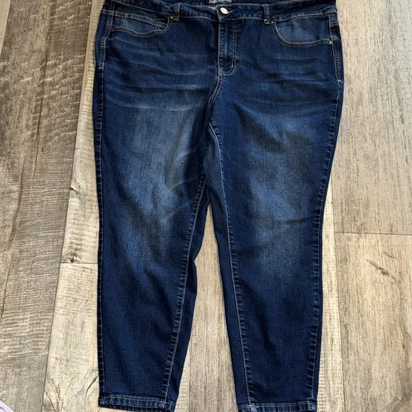 MAURICES jeans-size 24W - Picture 9 of 10